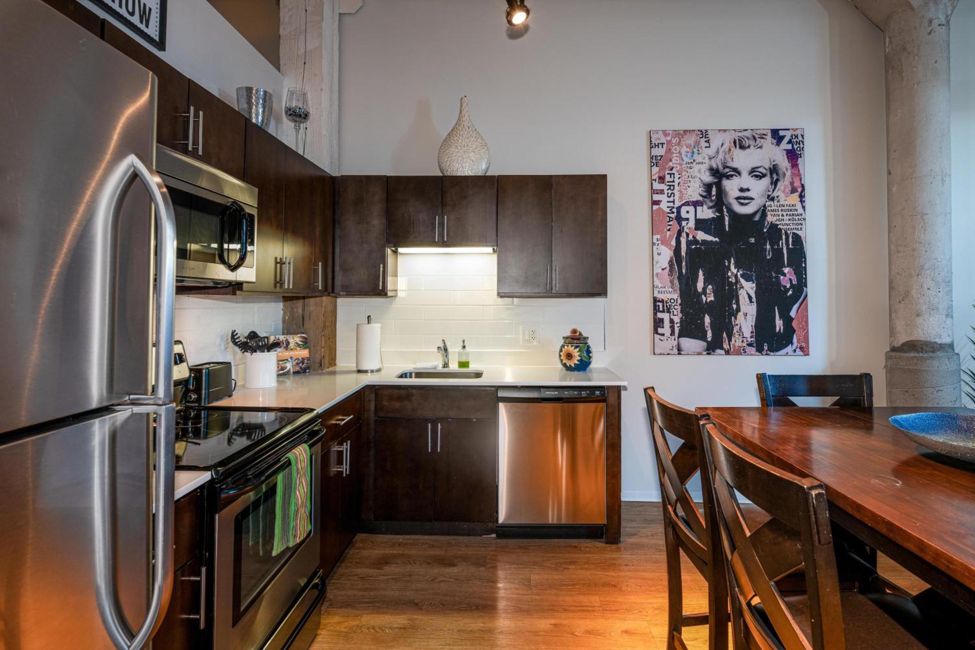 Luxery Stay Chicago - Themed Units! Close To Downtown, Mccormick Place & Wintrust Arena Ngoại thất bức ảnh