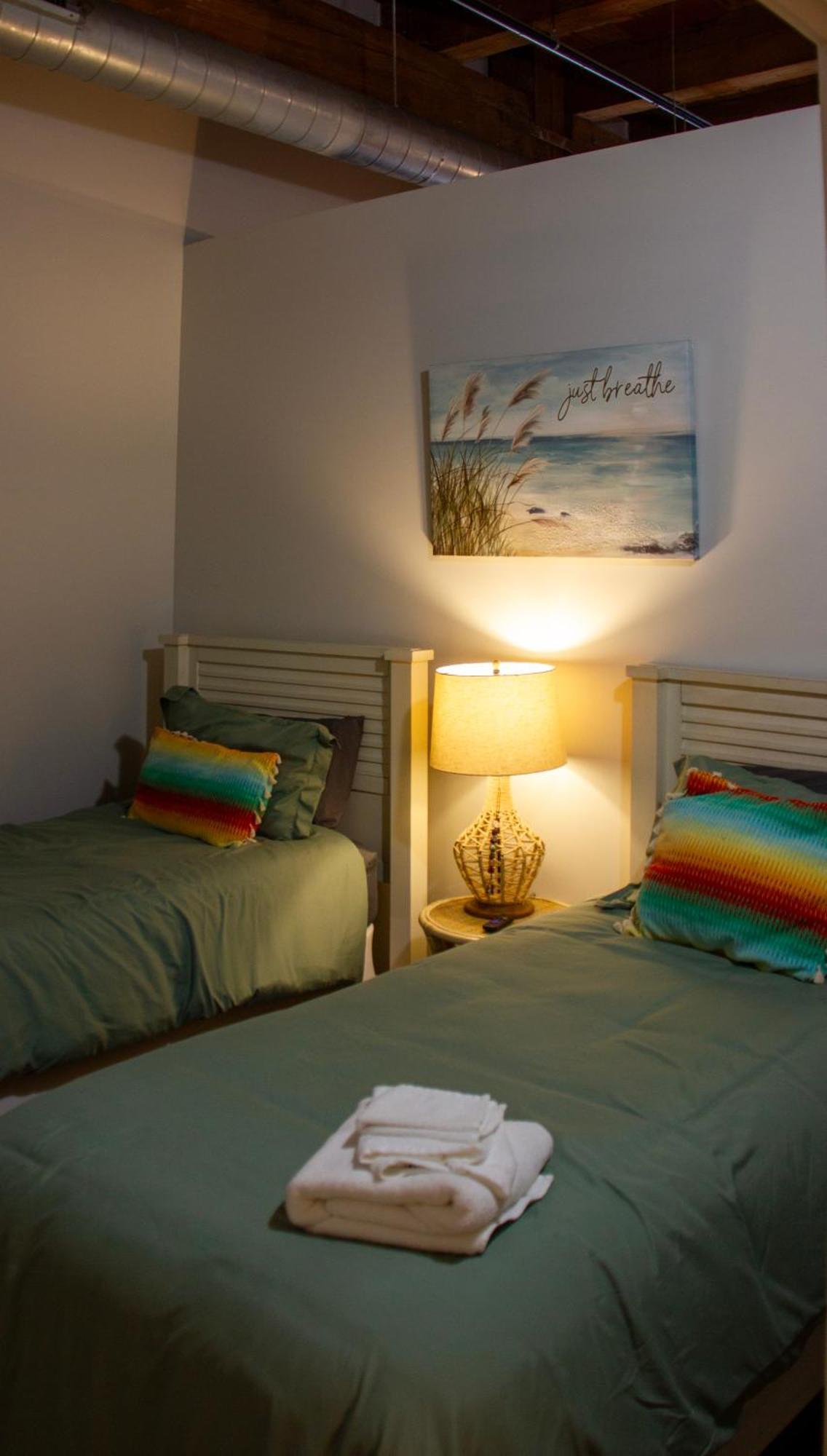 Luxery Stay Chicago - Themed Units! Close To Downtown, Mccormick Place & Wintrust Arena Ngoại thất bức ảnh