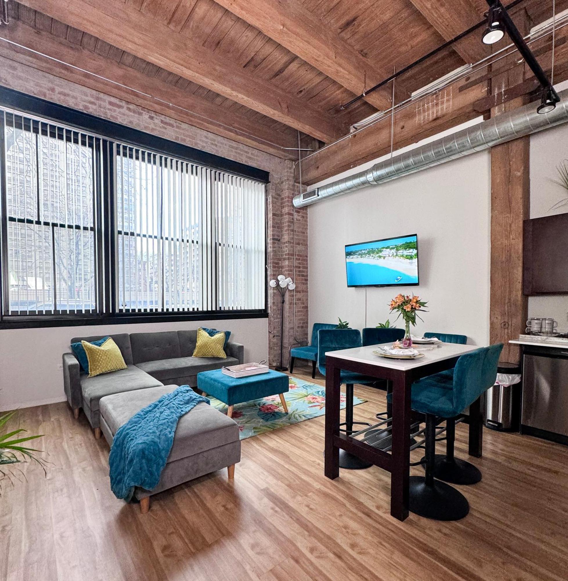 Luxery Stay Chicago - Themed Units! Close To Downtown, Mccormick Place & Wintrust Arena Ngoại thất bức ảnh