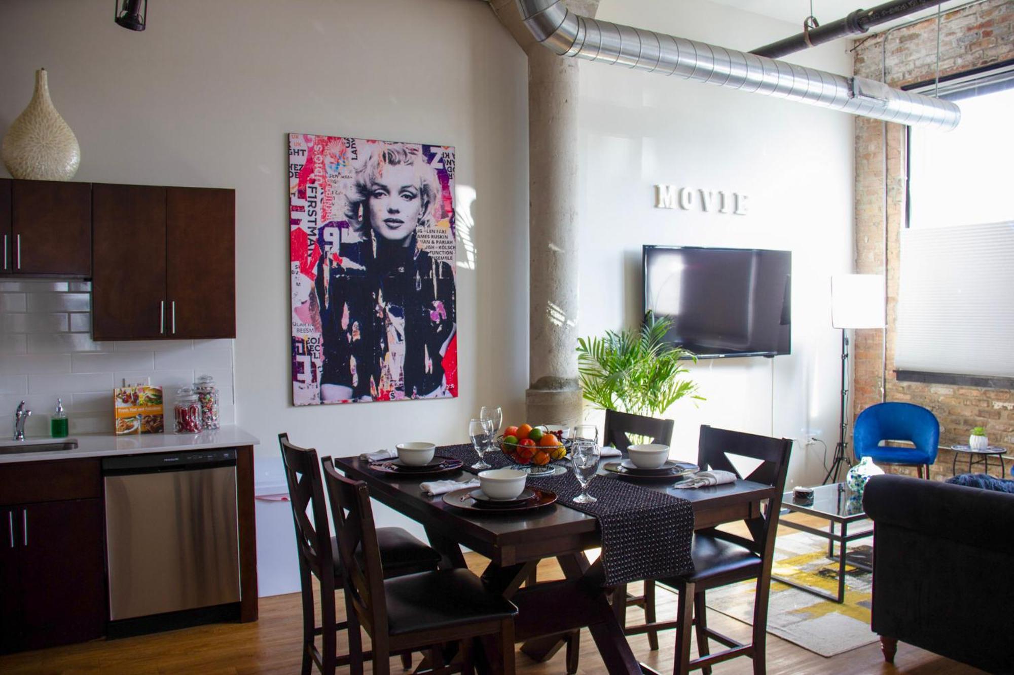 Luxery Stay Chicago - Themed Units! Close To Downtown, Mccormick Place & Wintrust Arena Ngoại thất bức ảnh